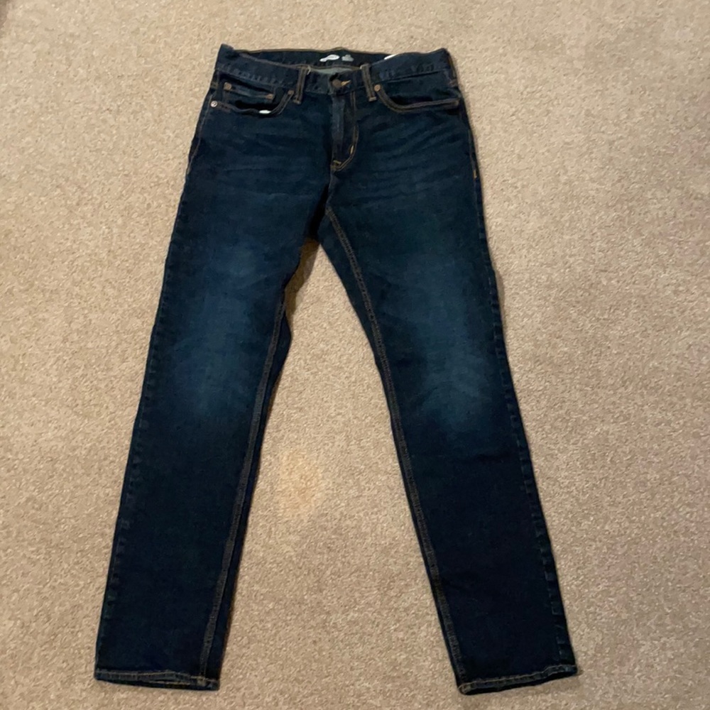 Dark wash slim stretch jeans. Men’s Size 31 X 32.